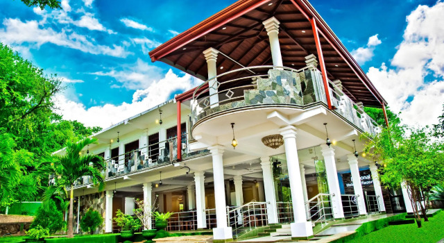 National Holiday Resort, Забронировать Курортный отель Махиянгана 