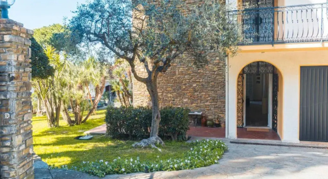 Lemon Apartment With Garden and Sea View by Wonderful Italy