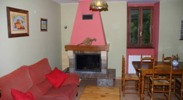 Casa Rural Los Cerezos, Book Hotel Hotels in Aragon with Parking, Parking