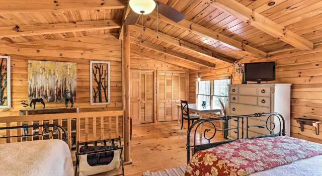 Коттедж с 2 комнатами Stunning Ellijay Cabin w/ Community Amenities