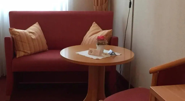 Двухместный номер Comfort Hotel Rose Heidelberg inklusive Frühstück, Saunanutzung und Parkplätze nach Verfügbarkeit