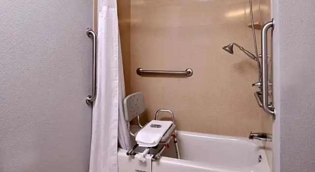 Двухместный номер Standard с видом на бассейн Best Western St. Clairsville Inn & Suites