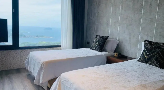 TWO Easy Inn