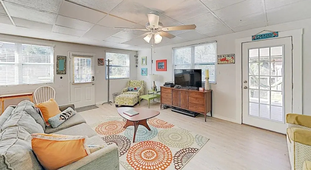 New Listing! Drift Inn: Beachside W/ Porch 4 Bedroom Home, Rezerwuj Dom wakacyjny Tybee Island Georgia