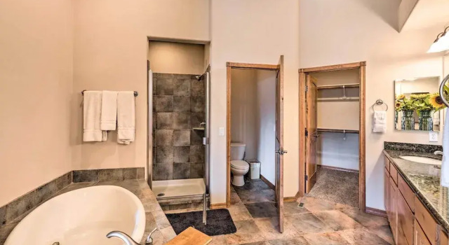 Апартаменты Torreon Townhome w/ Balcony: Hike, Fish & Unwind!