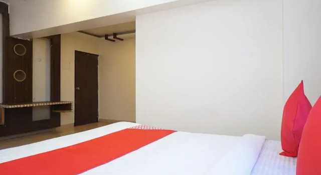 OYO 24432 Yash Residency