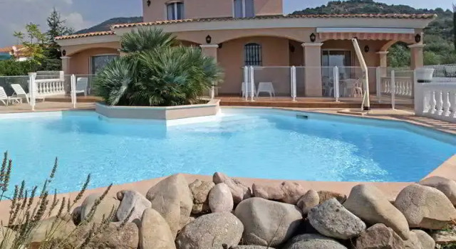 Villa Cala di Sole, Varaa Villa Cargèse 