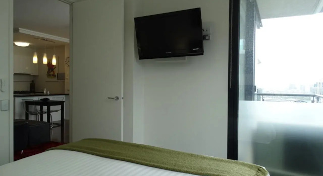 Alpha Apartments Melbourne, Забронировать Апартаменты/квартира Отели Мельбурна с бассейном, рядом с Пристань для яхт «Е», Бассейн