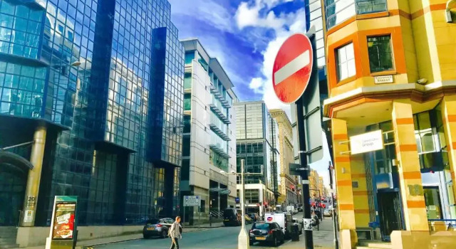 Апартаменты Glasgow City Centre Flat with River Views and Parking