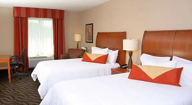 Четырёхместный номер Premium Hilton Garden Inn Chesapeake/Suffolk