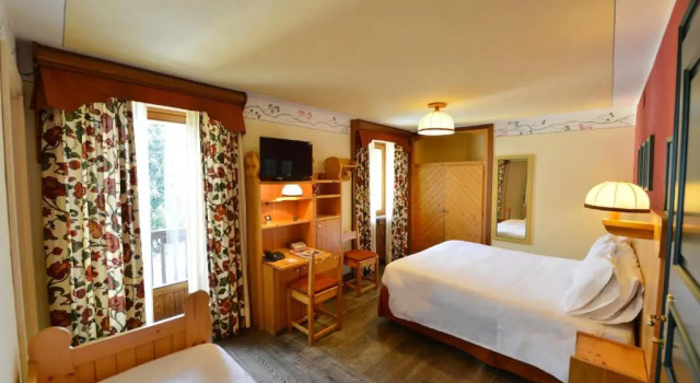 Трёхместный номер Standard с балконом Hotel Du Grand Paradis - 1899 Auberge Boutique