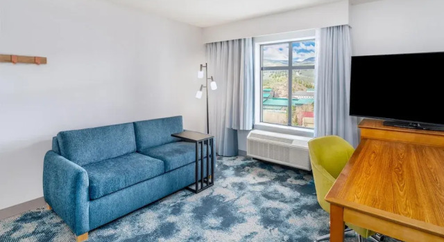 Двухместный люкс с видом на горы Hampton Inn & Suites Silverthorne