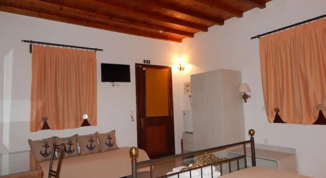 Tinos Suites & Apartments