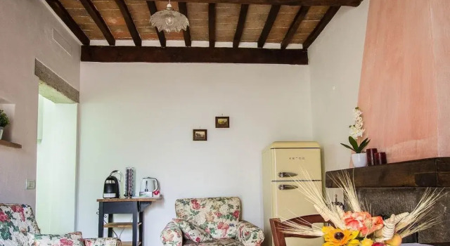 Le Casette Country House 2, Buchen Sie Hotel Semproniano Toskana