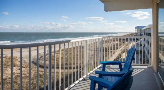 Люкс oceanfront SeaLoft Oceanfront Hotel