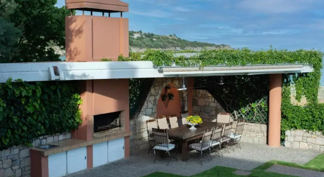 Вилла Deluxe Villa Arethousa