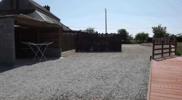 Maison récente, deux chambres, à 10 minutes en voiture des plages, Забронировать Отель Отели Finistère с парковкой, Парковка