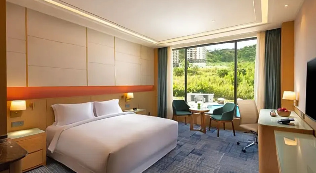 Двухместный номер Standard с видом на бассейн Hilton Clark Sun Valley Resort