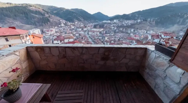 Студия с балконом и с красивым видом из окна Rodope Nook Guest house