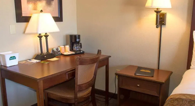 Greenlight Inn & Suites, Брондау Қонақ үй Сейнт Джеймс Ozark