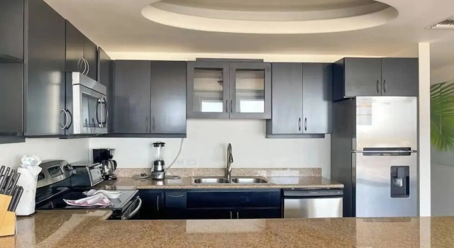Коттедж Amazing Location Close to it all Great Price