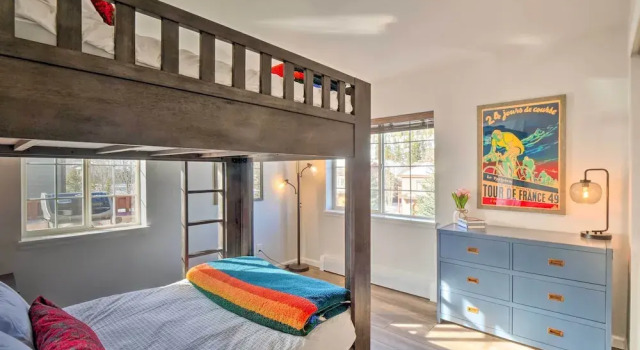 Balcony & Hot Tub Access: Modern Breck Escape!