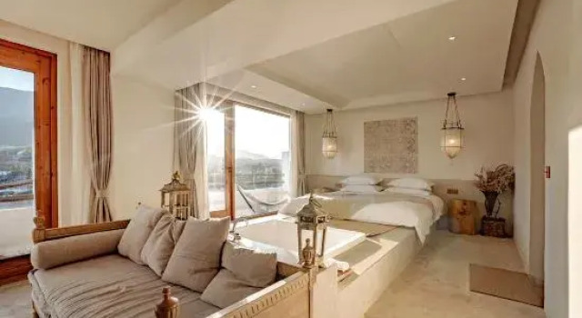Люкс Deluxe Zhi Lan Qiu Lakeside Homestay