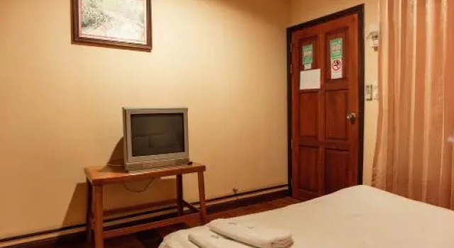 Baan Kitsada, Rezervovat Hotel Hotely v Central Thailand s parkováním, Parkování