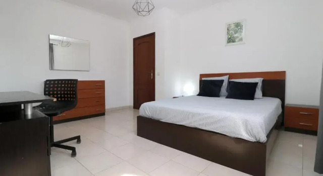 Charming Private Rooms in an Apartment A2 Penha - Faro