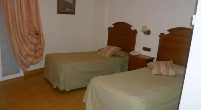 Hotel Paraje La Lambra, Book Hotel Rus Jaén
