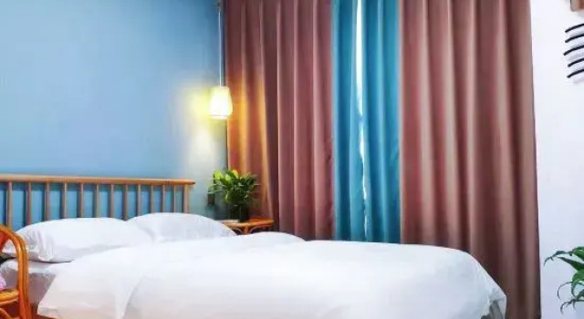 Номер Standard с 3 комнатами с видом на внутренний двор Mercure Chartres Est