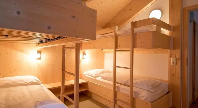 Cozy Chalet With hot tub, Забронировать Шале Отели Туррахер-Хёэ с парковкой, рядом с Горнолыжный подъемник Оттифантенлифт, Парковка