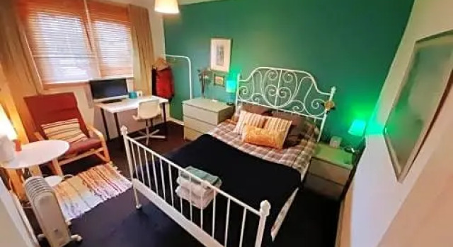 2bed Guest Wing - Charming Glasgow Villa - off M8 M80, Book Pension Gæstehuse i Glasgow, Pension