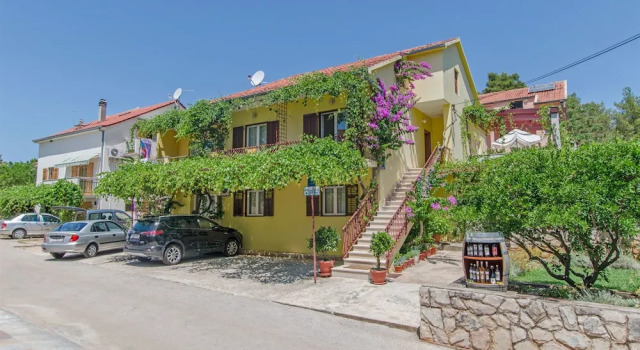 Apartments and Rooms Anita, Забронировать Апартаменты/квартира Апартаменты Врбоска, рядом с Частный Пляж «Виллы Эмма», Апартаменты/квартира