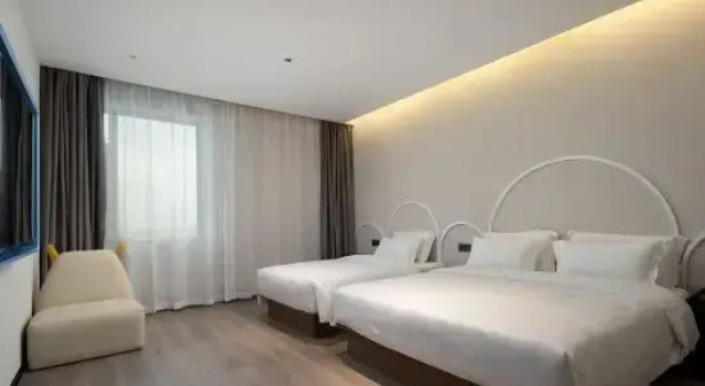 Трёхместный люкс Deluxe Rezen Hengbang Mingyu Hotel (Wenxing Building)