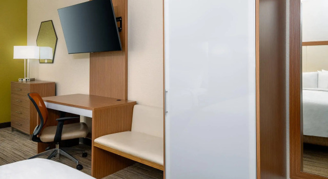Четырёхместный номер Standard Holiday Inn Express Hotel & Suites Bonita Springs/Naples by IHG
