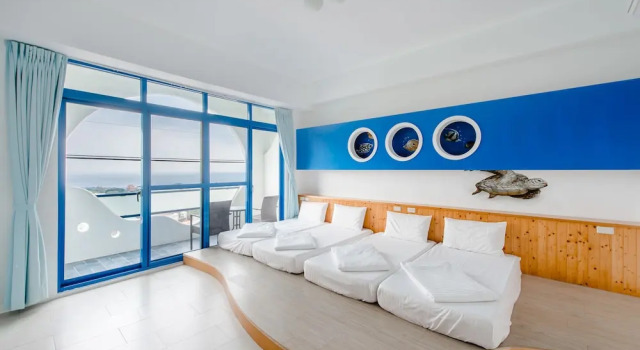 Standard- firedobbelt værelse med altan med havudsigt White Lighthouse B&B