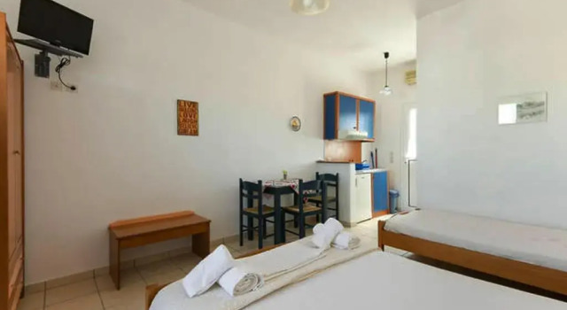 Contaratos Holiday Lettings 2