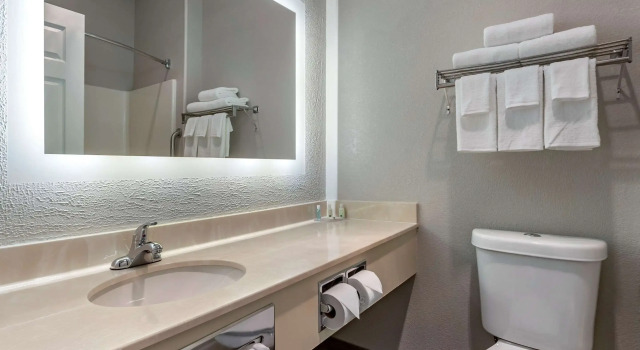 Двухместный номер Standard Quality Inn Kirksville