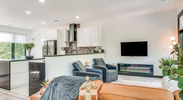Luxury Modern Home on Golf Course w/ Game Room!, Rezerwuj Dom wakacyjny Wille w Helen, Willa