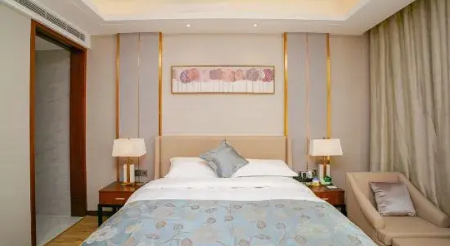 Люкс Business Huatian Hotel