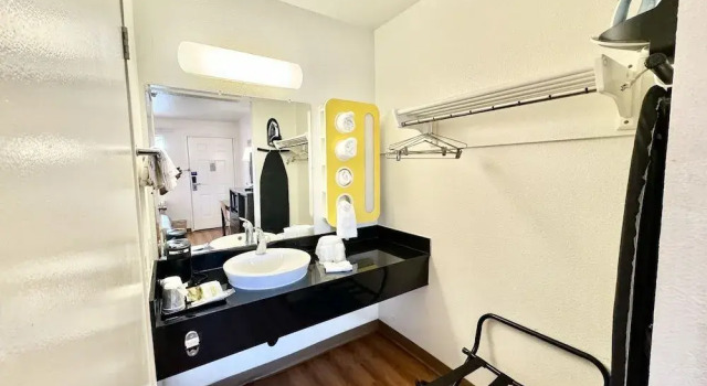 Studio 6 Suites – Bellflower, Ca  - Los Angeles