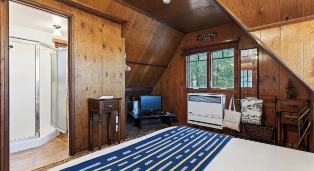 Holiday Lake Cabin by Avantstay Large Deck + Cozy Fireplace + Near Arrowhead Village