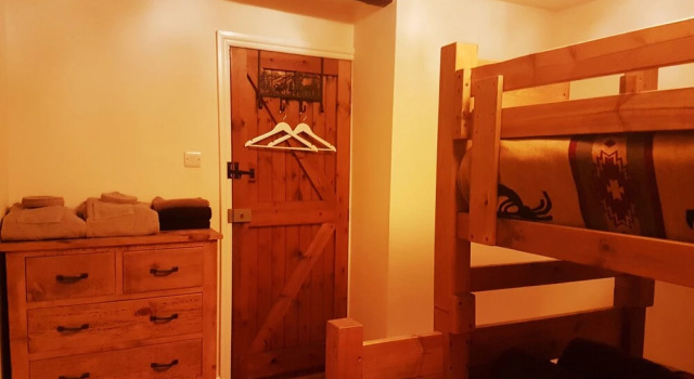 Large Luxury Self-Catering Barn, Забронировать Отель Хаддерсфилд Западный Йоркшир, рядом с Университет Хаддерсфилда