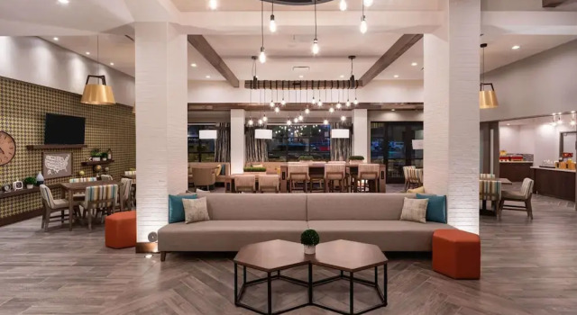 Hampton Inn Riverside Downtown, Rezervați Hotel Riverside California