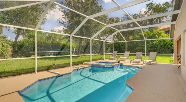 Коттедж 4 Mi to Beaches: Fort Myers Escape w/ Patio
