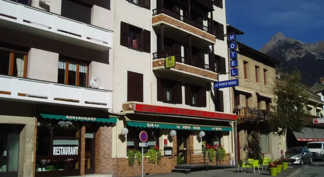 Hôtel Le Perce Neige, Забронировать Отель Модан Maurienne Valley