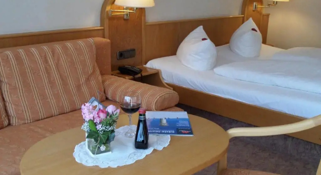 Полулюкс Hotel - Gasthof Blume