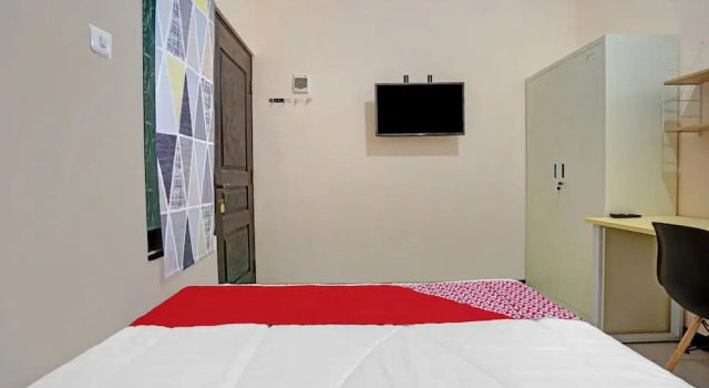 Standard Zimmer OYO Life 90649 Raja Residence Syariah