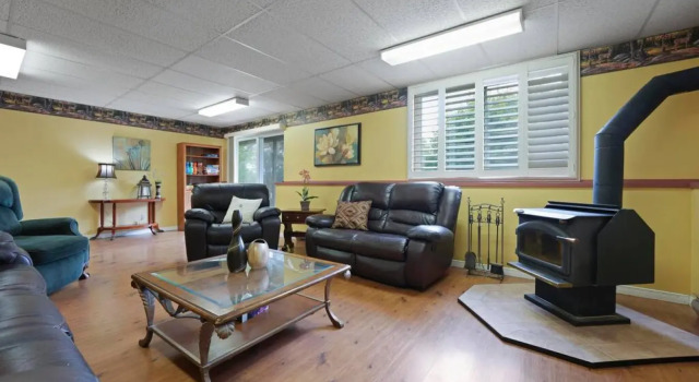 Cozy Waterfront Cottage on Mitchell Lake, Varaa Lomakoti Kawartha Lakes Ontario